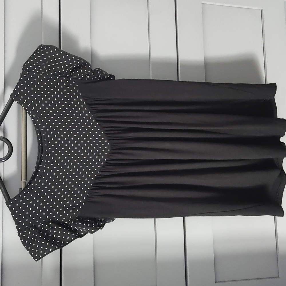 Storm Los Angeles flutter sleeve blouse❣️